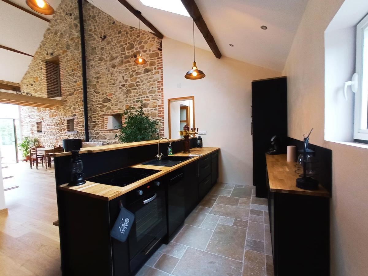 La Grange De Marie A St Angel - Magnifique Grange Renovee En Loft Pour 1 A 6 Pers Villa Saint-Angel  Exteriör bild