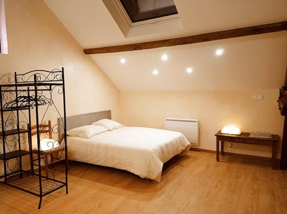 La Grange De Marie A St Angel - Magnifique Grange Renovee En Loft Pour 1 A 6 Pers Villa Saint-Angel  Exteriör bild